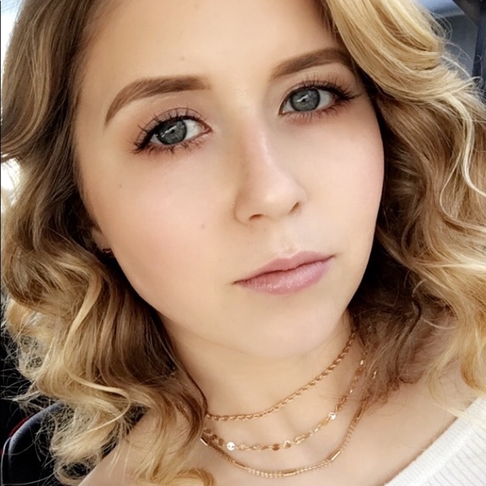 Meet your Posher, Melissa